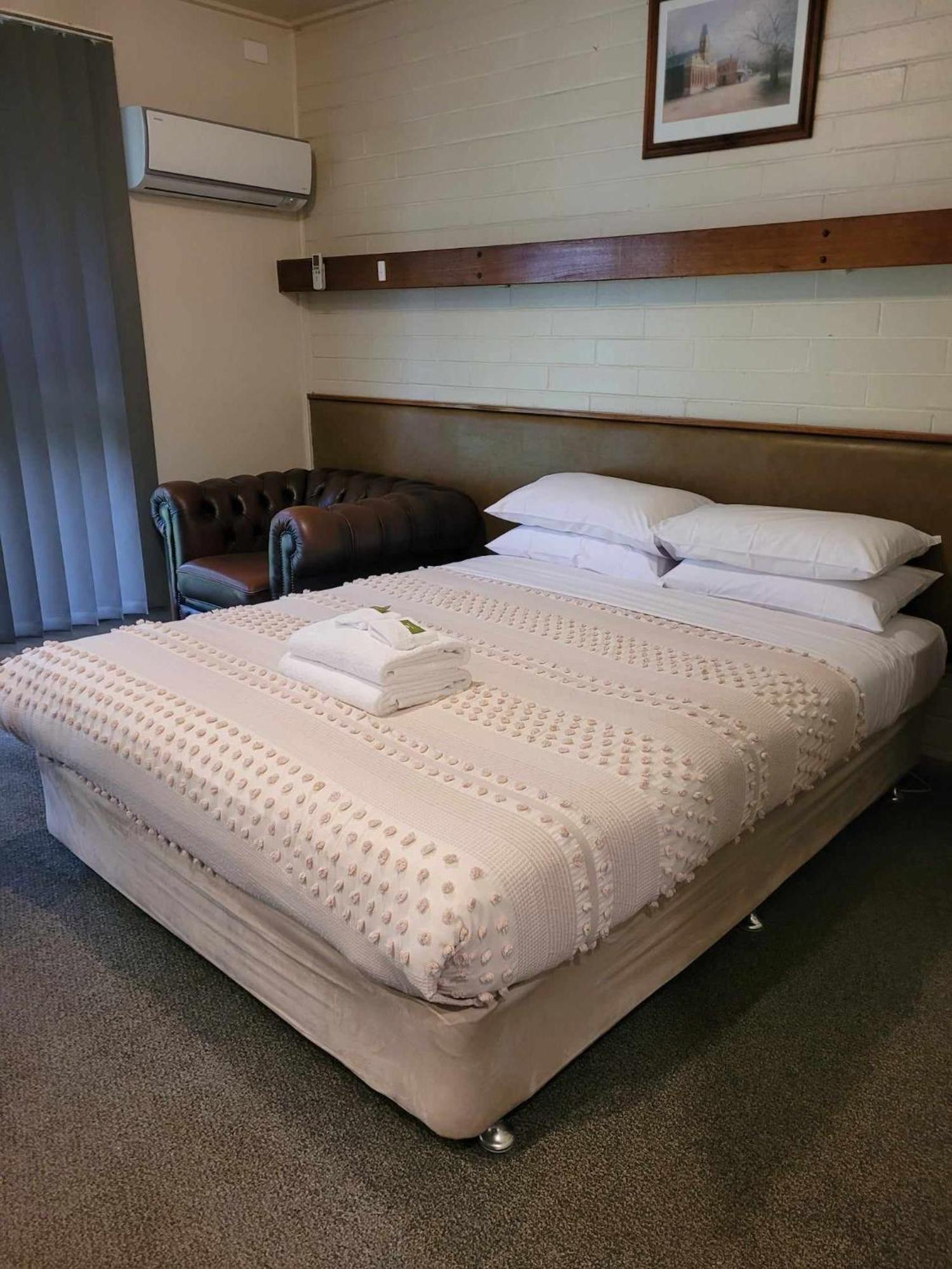 The Bright Motor Inn Экстерьер фото