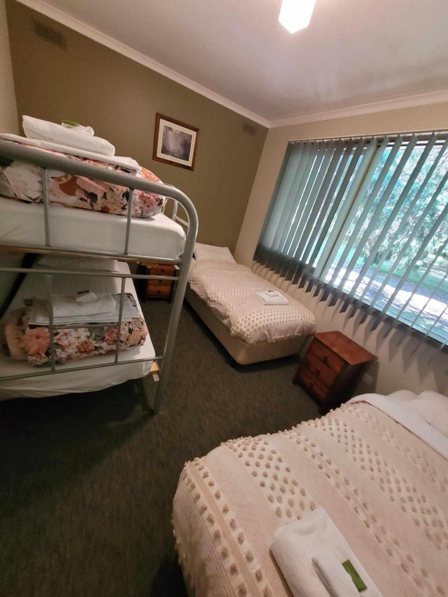 The Bright Motor Inn Экстерьер фото